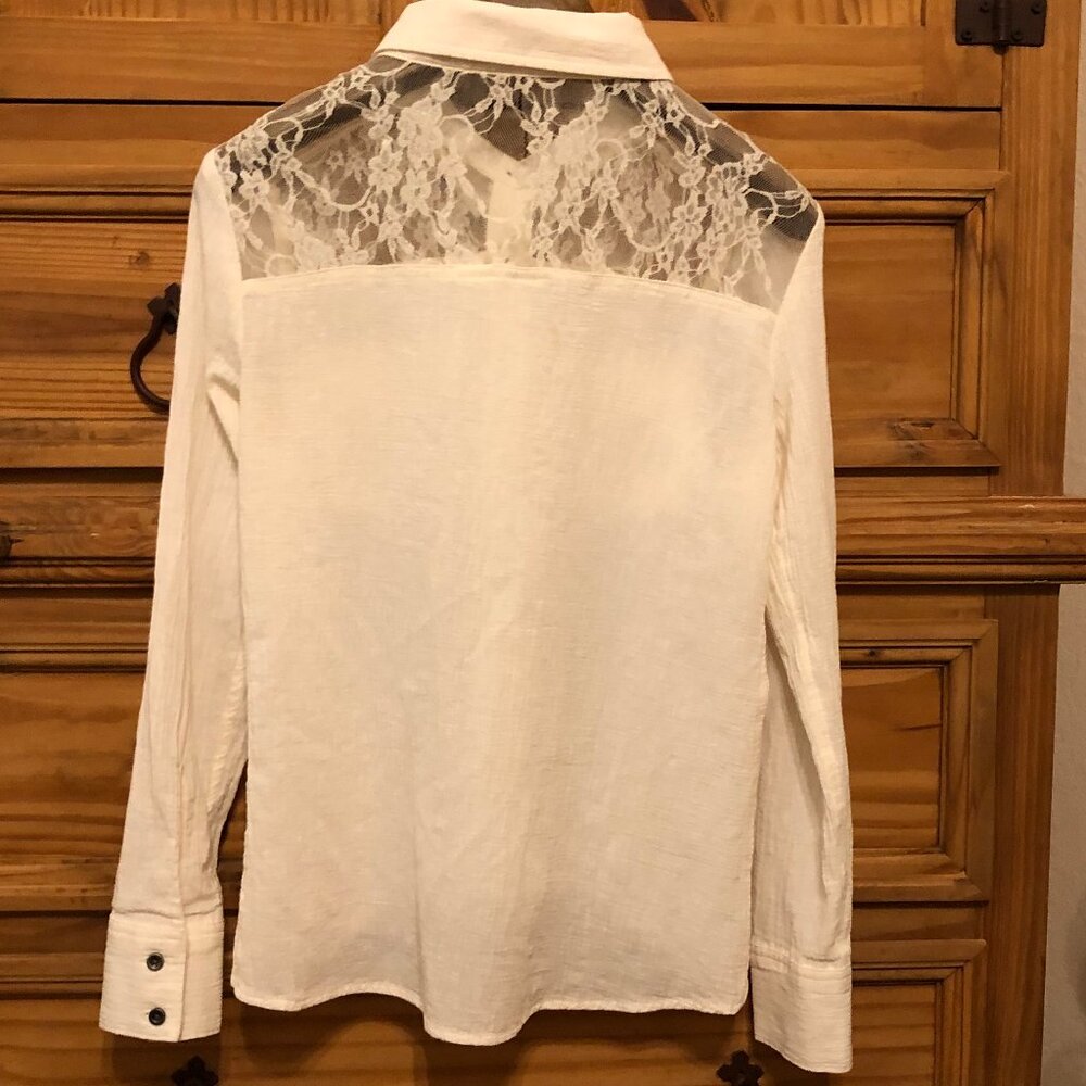 blouse - Picture 3 of 4